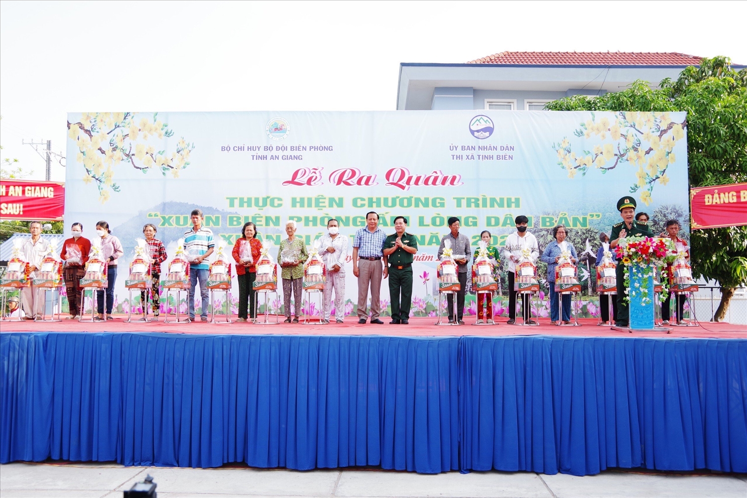 BĐBP tỉnh An Giang tổ chức trao 200 phần quà ý nghĩa mừng xuân 2024 đến đồng bào khu vực biên giới 