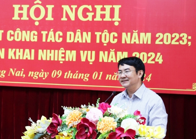 Ông Nguyễn Văn Khang - Trưởng Ban Dân tộc tỉnh Đồng Nai phát biểu khai mạc Hội nghị.