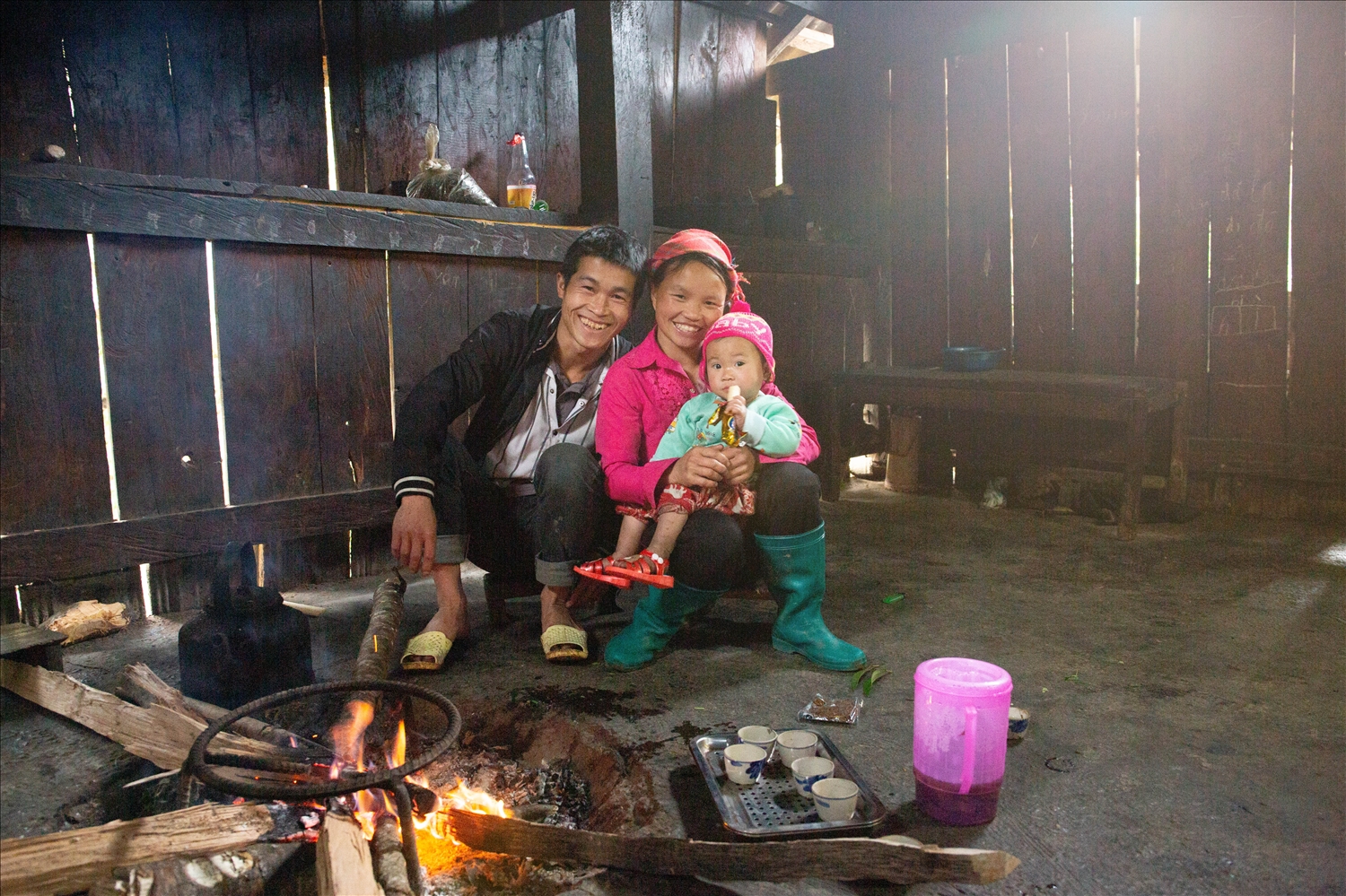 Hộ gia đình anh Min Seo Thế, dân tộc Cờ Lao được hỗ trợ nuôi trâu để phát triển kinh tế hộ gia đình