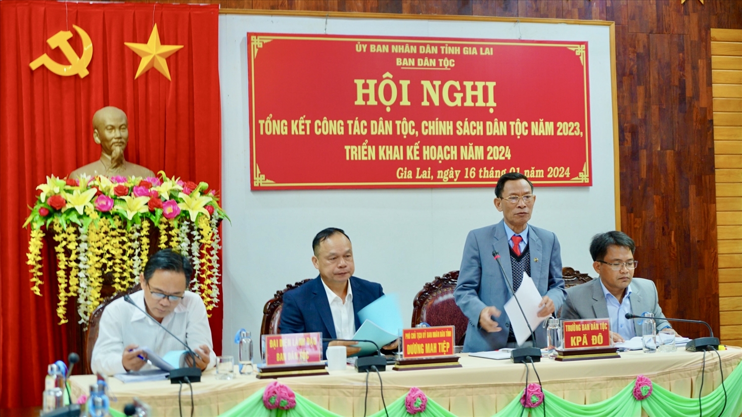Trưởng Ban Dân tộc tỉnh Gia Lai Kpă Đô phát biểu tại hội nghị