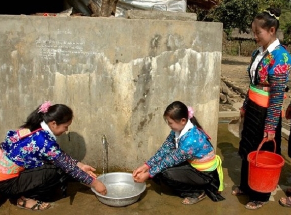 Những bể nước sạch được xây dựng để giải quyết nhu cầu nước sinh hoạt cho bà con