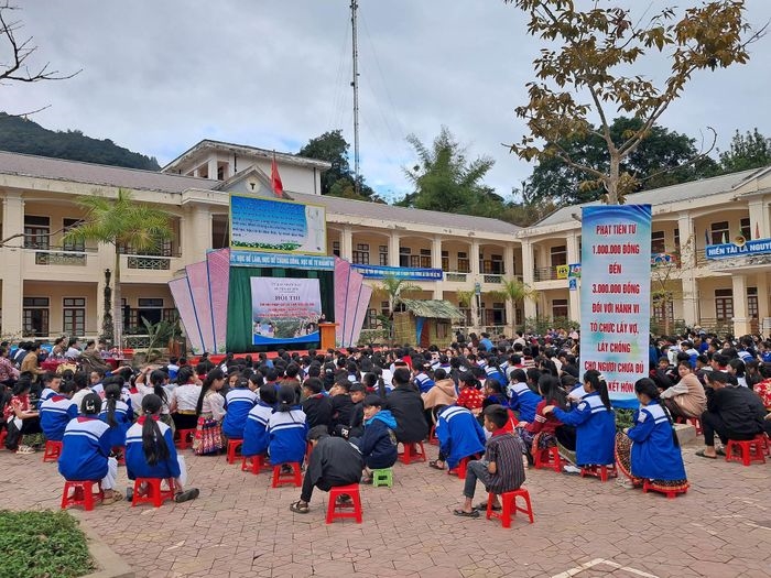 Toàn cảnh Hội thị tại Trường PTDTNT THCS huyện Kỳ Sơn - cụm số 1 gồm 5 trường bậc THCS
