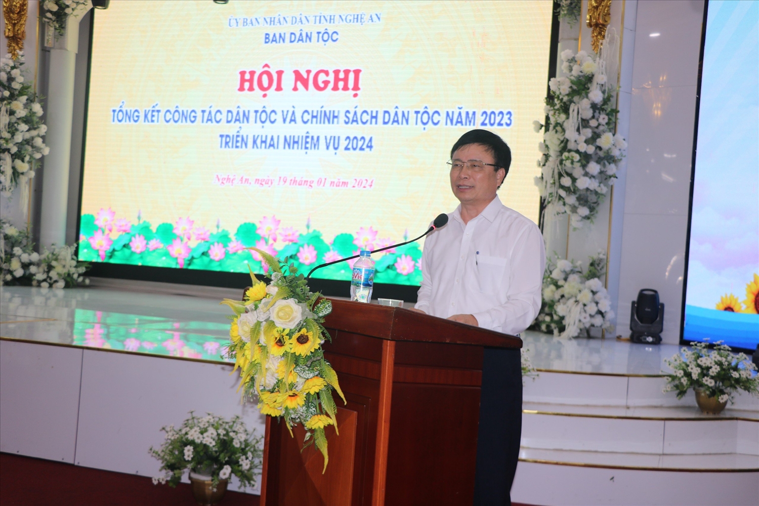 Phó chủ tịch UBND tỉnh Bùi Đình Long phát biểu chỉ đạo tại hội nghị