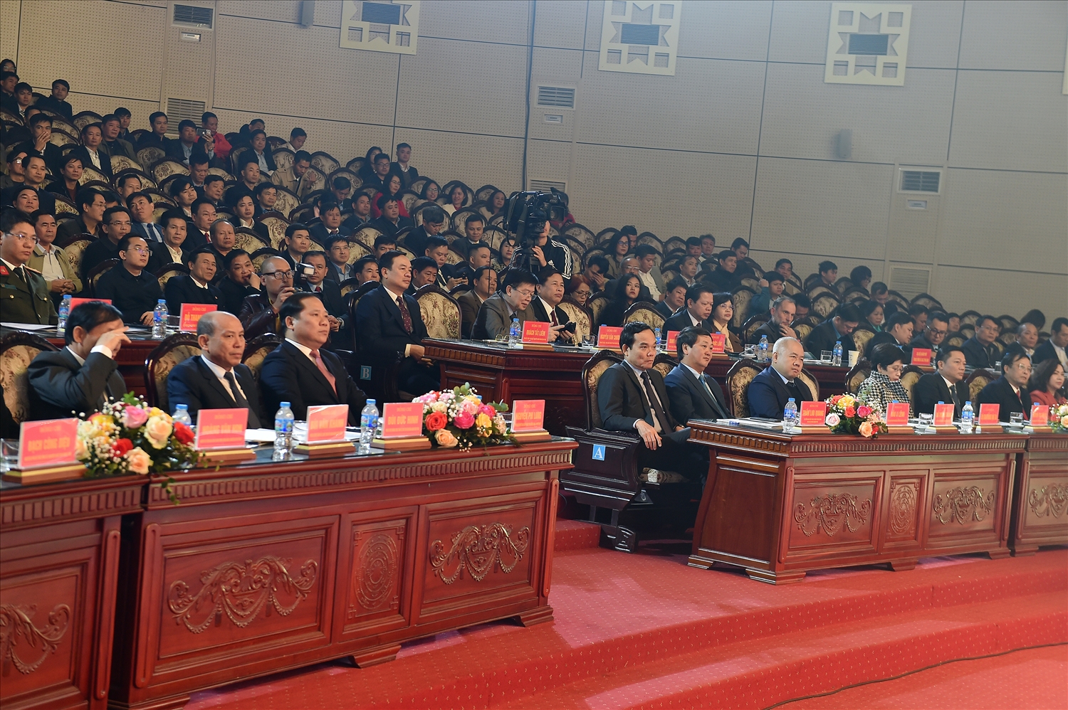 Phó Thủ tướng Chính phủ Trần Lưu Quang; Bộ trưởng, Chủ nhiệm Ủy ban Dân tộc Hầu A Lềnh và các đại biểu tham dự Hội nghị