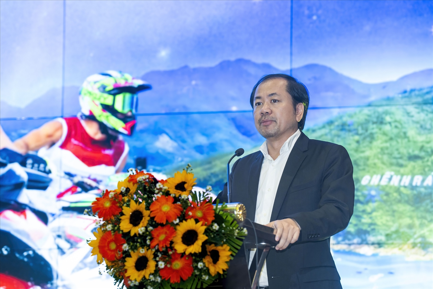Ông Trần Việt Anh Chủ tịch HĐQT Công ty Cổ phần Bình Định F1 (BDF1) phát biểu tại buổi họp ra mắt chương trình