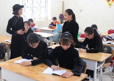 Mô hình lớp học tiếng dân tộc Tày của cô giáo Dương Thị Bền trường THCS Vân Sơn, huyện Sơn Động. 