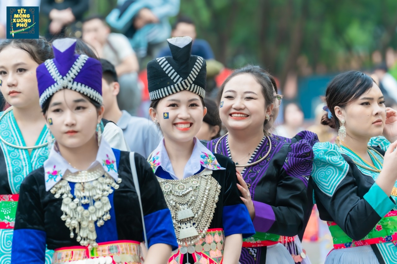Chương trình “Tết Mông xuống phố” đã thực sự đã khắc hoạ hình ảnh một không gian Tết truyền thống của người đồng bào dân tộc Mông tại các tỉnh phía bắc nước ta