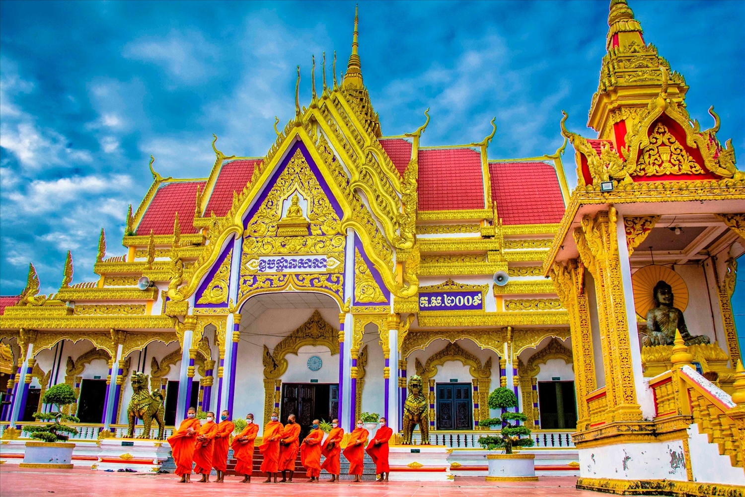 Hiện nay, đa số chùa Phật giáo Nam tông Khmer đều được tu bổ khang trang, giữ gìn được những đường nét kiến trúc tiêu biểu, là nơi bảo lưu các di sản văn hóa đặc trưng của người Khmer, đáp ứng nhu cầu sinh hoạt tín ngưỡng của đồng bào
