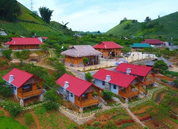 Vân Hồ Ecolodge là một khu nghỉ dưỡng yên bình tại bản Hua Tạt, xã Vân Hồ, huyện Vân Hồ, tỉnh Sơn La.