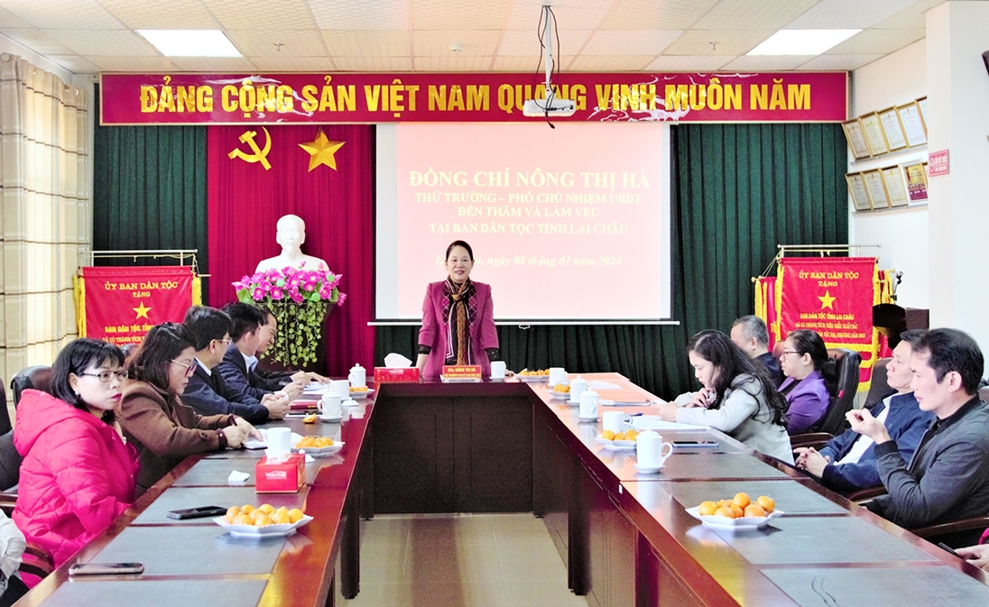 Thứ trưởng, Phó Chủ nhiệm UBDT Nông Thị Hà thăm và làm việc với Ban Dân tộc tỉnh Lai Châu