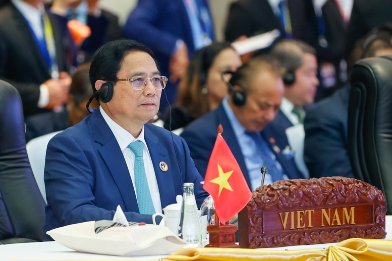 Thủ tướng Phạm Minh Chính đề nghị ASEAN và Trung Quốc hơn bao giờ hết cần nâng cao tự cường, thúc đẩy gắn bó và kết nối chặt chẽ, toàn diện, bao trùm - Ảnh: VGP/Nhật Bắc