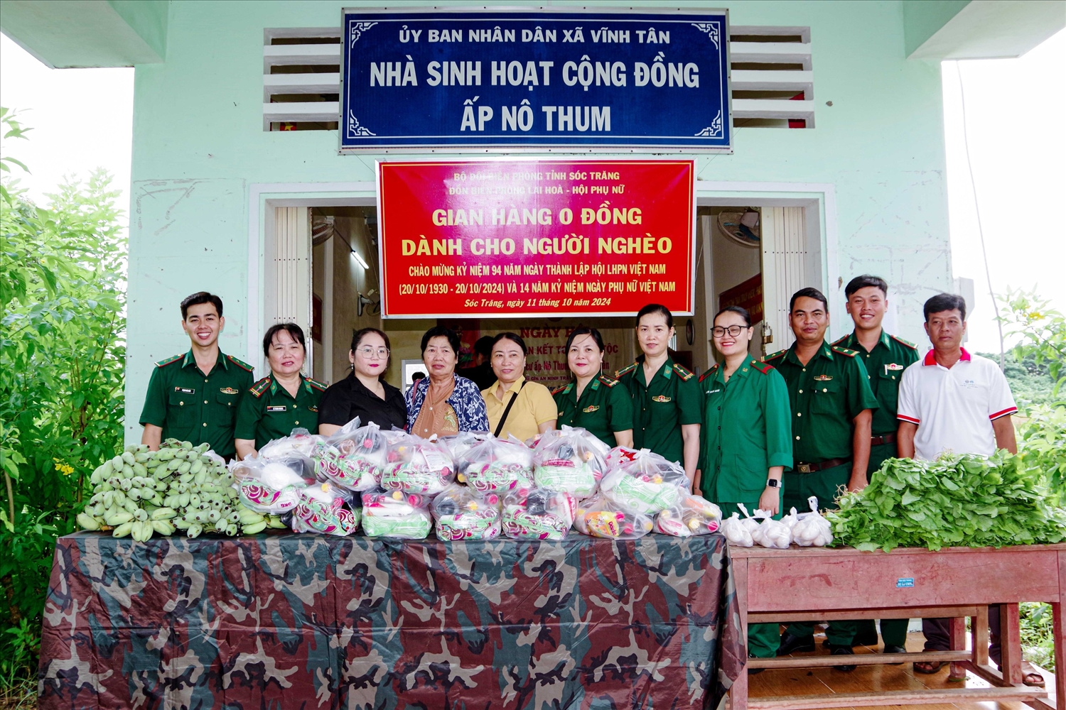 ""Gian hàng 0 đồng dành cho nghèo" tại ấp Nô Thum, xã Vĩnh Tân, thị xã Vĩnh Châu