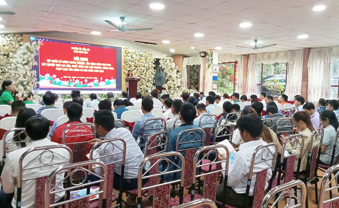 Quang cảnh lớp tập huấn