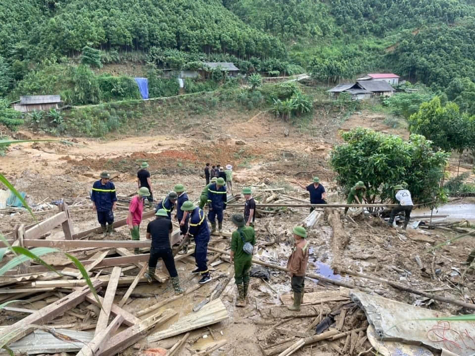 Mưa lũ do ảnh hưởng hoàn lưu bão số 3 gây thiệt hại lớn về nhà ở của Nhân dân trên địa bàn tỉnh Lào Cai