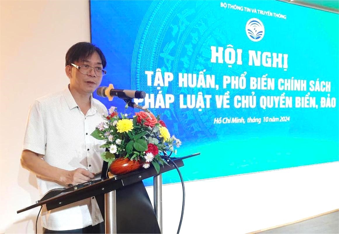 Ông Hồ Hồng Hải, Phó Vụ trưởng Vụ Pháp chế, Bộ Thông tin và Truyền thông, phát biểu tại Hội nghị