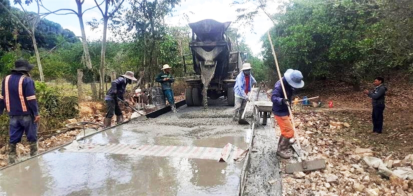 Đường vào khu sản xuất Đan Sách, xã Đông Giang, huyện Hàm Thuận Bắc được nâng cấp từ nguồn vốn Chương trình MTQG 1719.