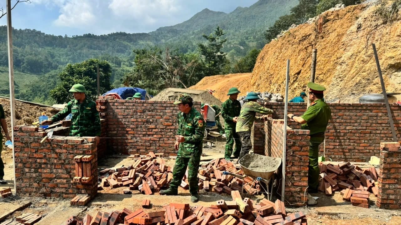 (BCĐ- tin CĐ tỉnh Cao Bằng) Đoàn công tác Tỉnh ủy Cao Bằng: Kiểm tra việc thực hiện xóa nhà tạm, nhà dột nát tại huyện Bảo Lạc 1