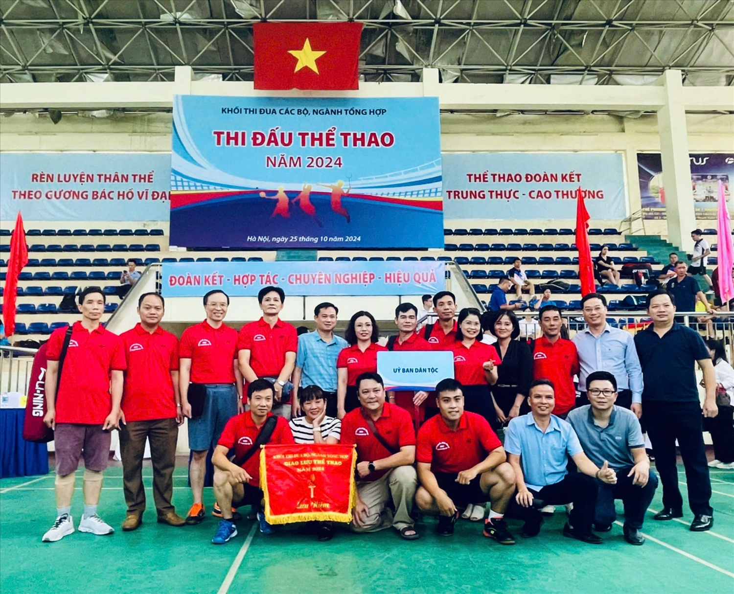 TIN Giao lưu thể thao Khối Thi đua các Bộ, ngành tổng hợp năm 2024: Đoàn thể thao Uỷ ban Dân tộcgiành giải cao