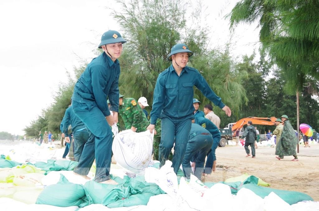 (Tin thời sự)Thừa Thiên Huế: Yêu cầu người dân không được ra đường để tránh, trú bão số 6 1