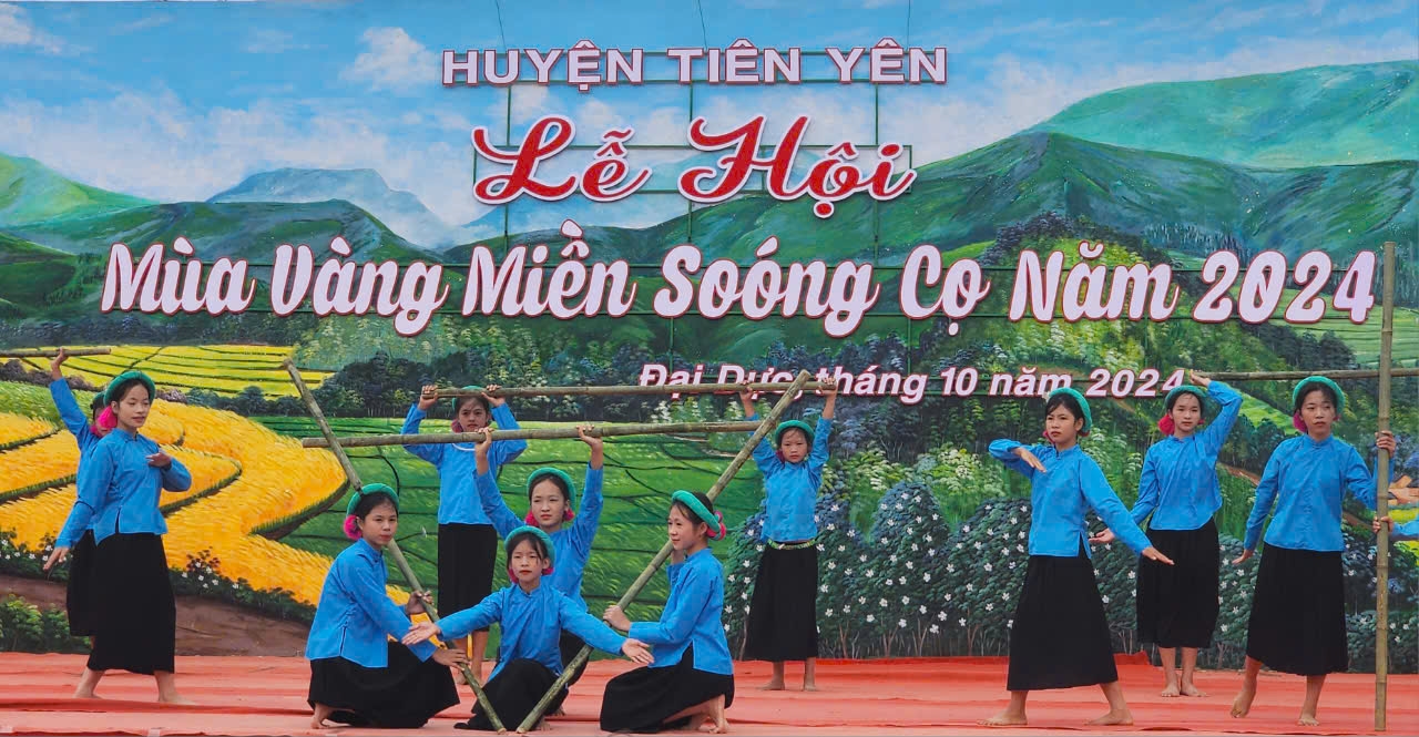 Nhiều tiết mục văn nghệ đậm chất văn hóa vùng miền tại lễ khai mạc