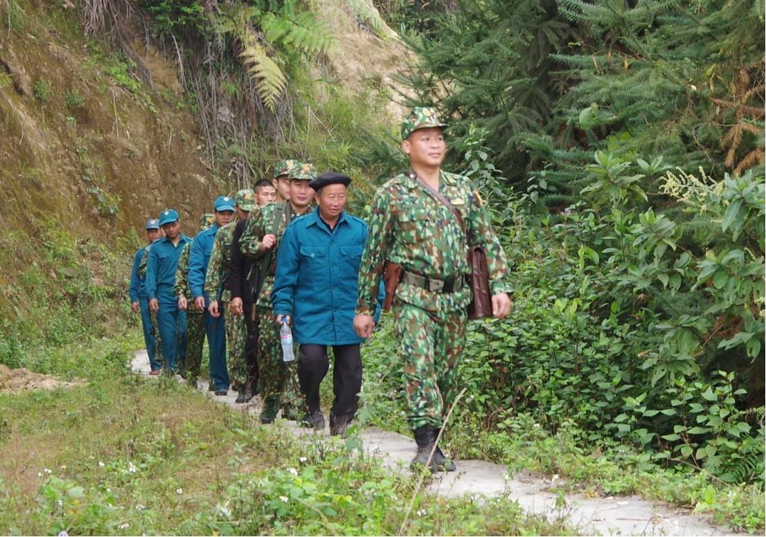 Người có uy tín đã và đang là những “cột mốc sống” nơi phên giậu của Tổ quốc, là những “điểm tựa” vững vàng ở tuyến đầu đất nước