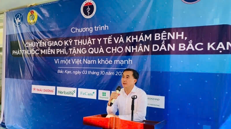 Thứ trưởng Bộ Y tế Trần Văn Thuấn phát biểu tại chương trình chuyển giao kỹ thuật. Ảnh TL