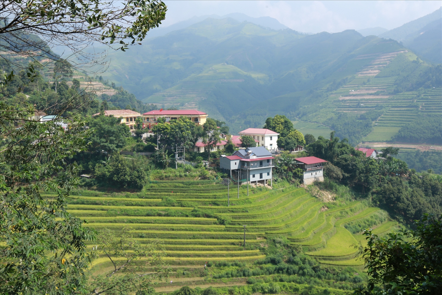 Vị trí người dân xã Nậm Đét đang ở đều nằm trên khu vực sườn núi cao, độ dốc lớn