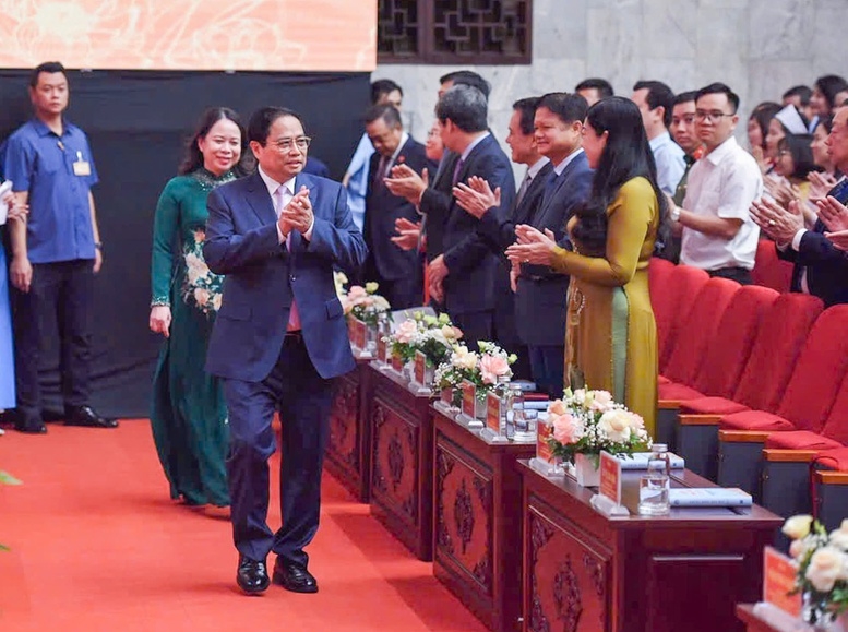 Thủ tướng Phạm Minh Chính, Chủ tịch Hội đồng Thi đua - Khen thưởng Trung ương dự Hội nghị biểu dương điển hình tiên tiến, ""Người tốt, việc tốt", vinh danh "Công dân Thủ đô ưu tú" năm 2024 - Ảnh: VGP/Nhật Bắc