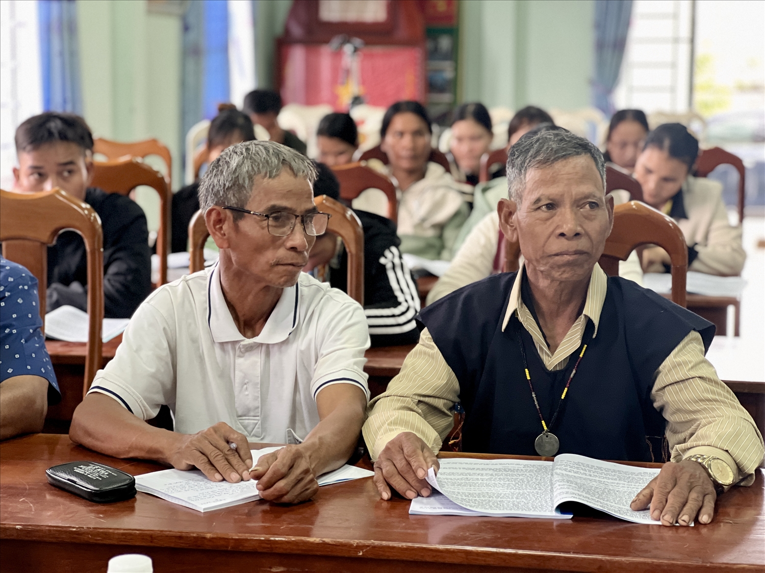 Các học viên là Người có uy tín ở các thôn, làng tích cực tham gia lớp tập huấn