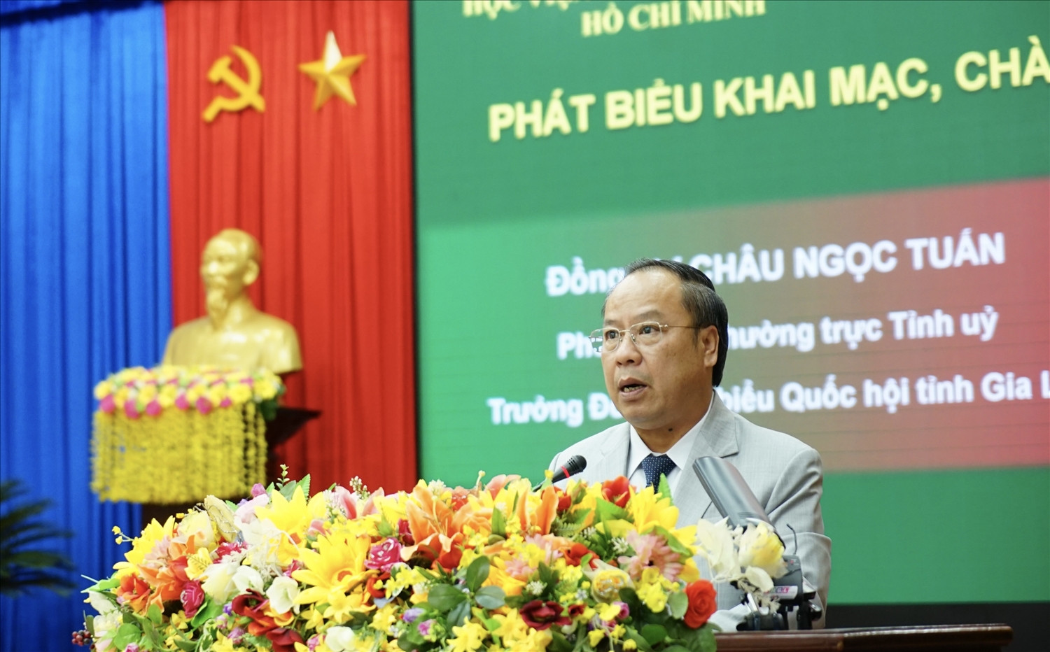 Phó Bí thư Thường trực Tỉnh ủy Gia Lai Châu Ngọc Tuấn phát biểu khai mạc tại Hội thảo