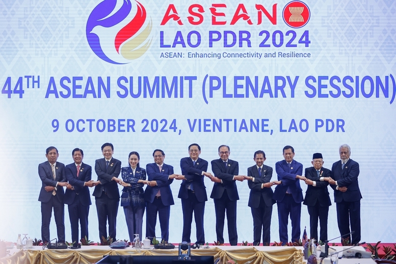 Thủ tướng Chính phủ Phạm Minh Chính cùng các nhà lãnh đạo ASEAN tham dự Hội nghị Cấp cao ASEAN - Ảnh: VGP/Nhật Bắc