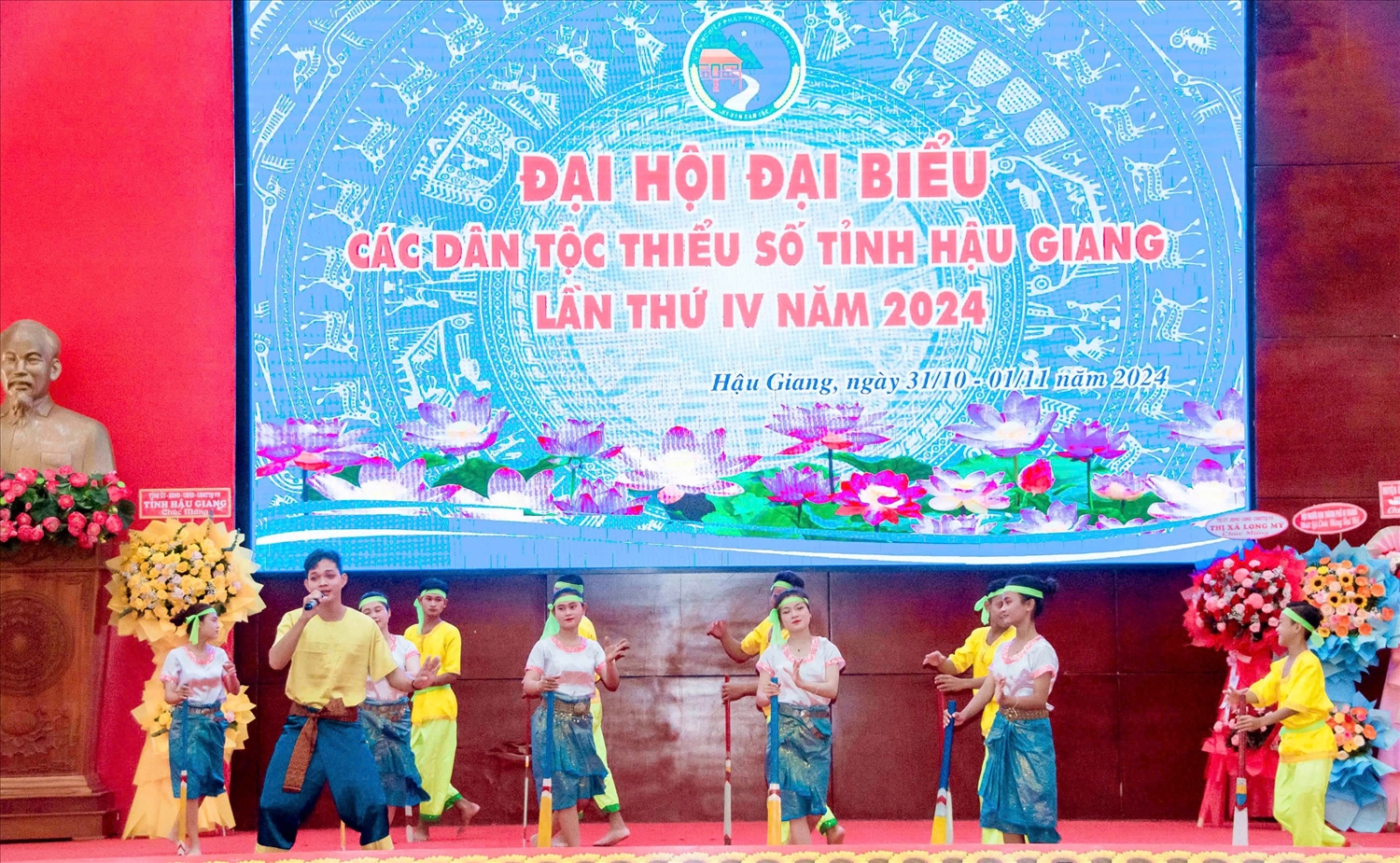 Văn nghệ chào mừng Đại hội