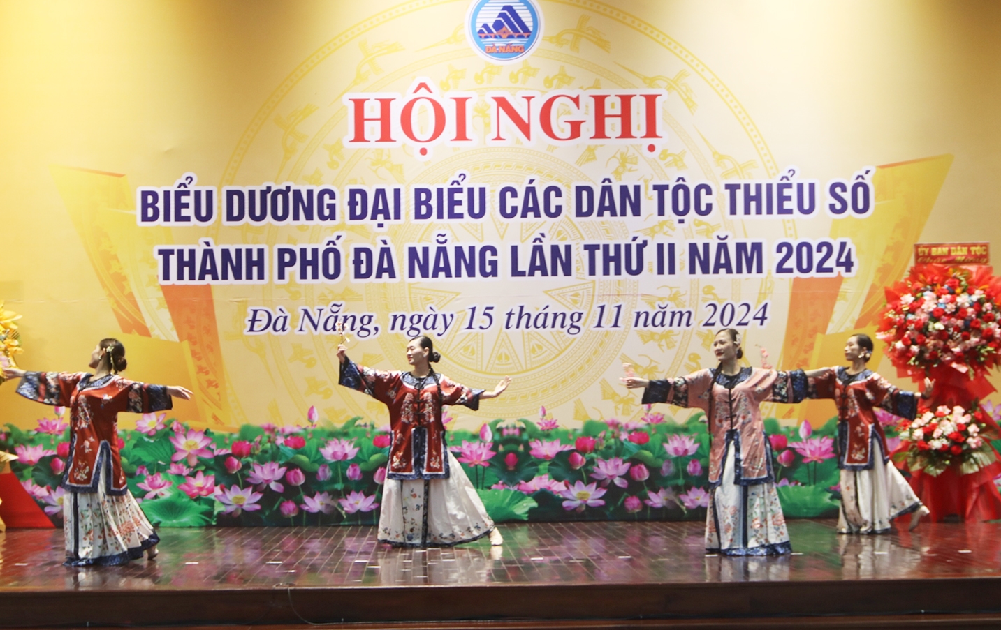 Chương trình văn nghệ trong Hội nghị