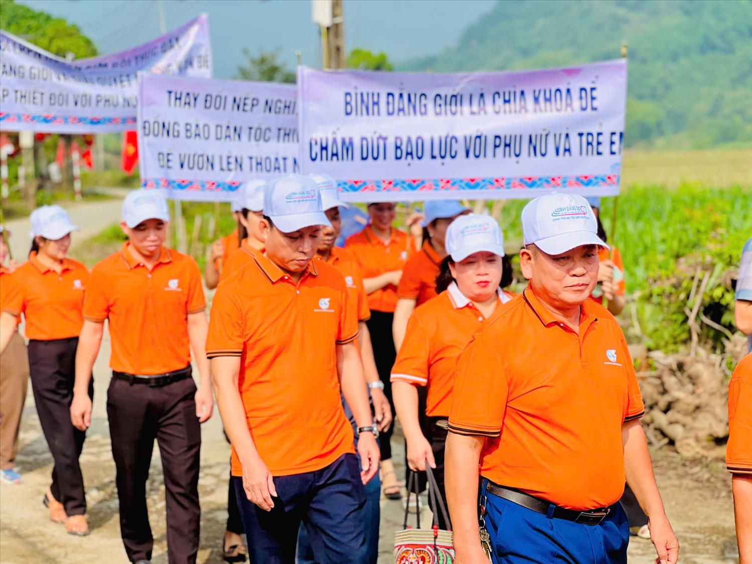 Tổ TTCĐ đã đẩy mạnh, đa dạng hình thức tuyên truyền phổ biến giáo dục pháp luật, về hôn nhân và gia đình cho hội viên phụ nữ và người dân (Ảnh: TL)