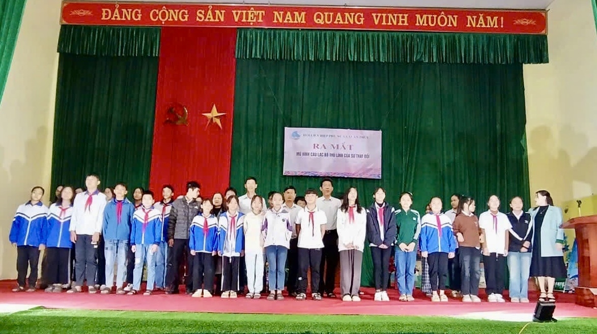 Ra mắt Câu lạc bộ “Thủ lĩnh của sự thay đổi” Trường Tiểu học và THCS Trung Bì, xã Xuân Thủy, huyện Kim Bôi (Hòa Bình)