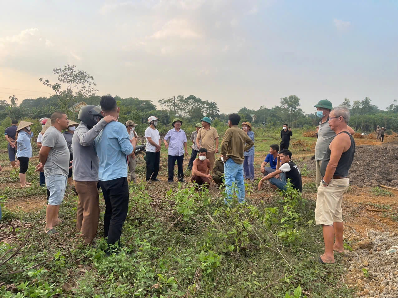 Khu vực người dân phát hiện nhà máy sắn chôn lấp chất thải sau khi chế biến tinh bột sắn ngày 17/11/2024. (Ảnh: Người dân cung cấp)