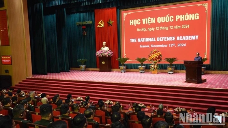 Thủ tướng Phạm Minh Chính đến thăm, nói chuyện với lãnh đạo, cán bộ, học viên Học viện Quốc phòng