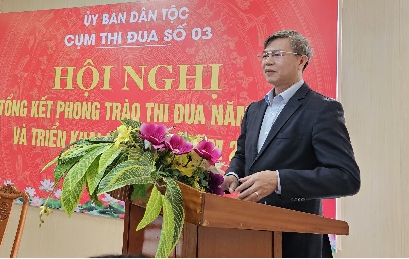 Ông Mai Xuân Bình - Trưởng Ban Dân tộc tỉnh Thanh Hóa, phát biểu tại Hội nghị