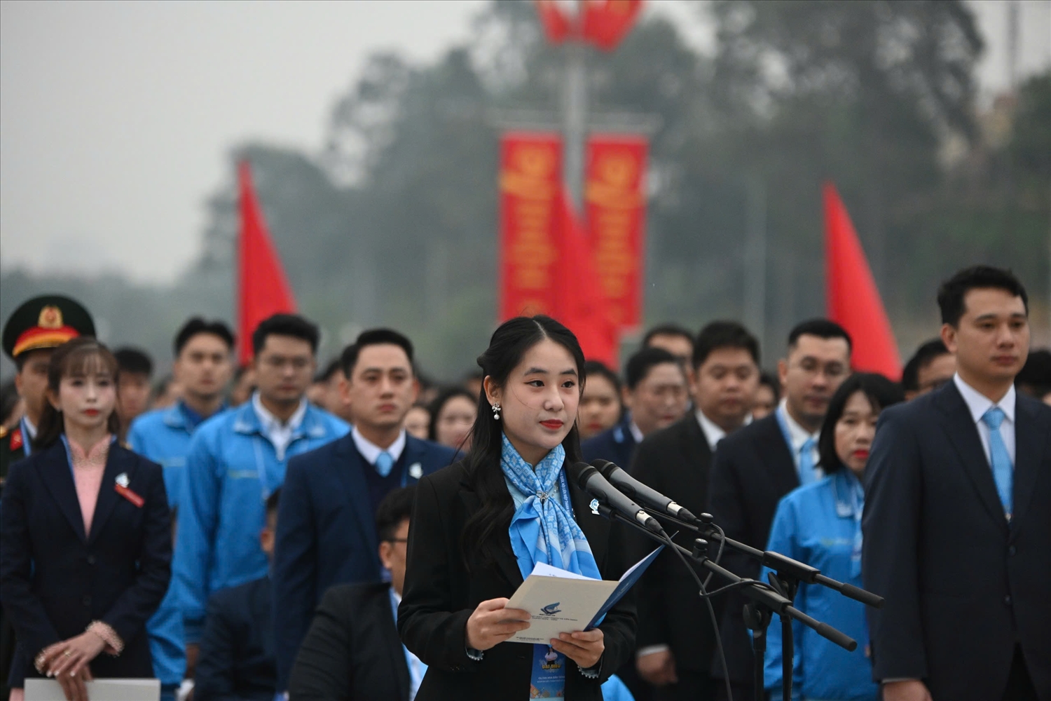 Thay mặt tuổi trẻ cả nước, chị Châu Tuyết Vân (Hội LHTN TP. HCM) báo cáo những kết quả nổi bật mà Hội và phong trào thanh niên cả nước đã đạt được trong nhiệm kỳ vừa qua