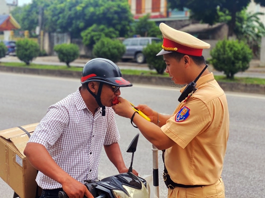 Cơ quan chức năng tỉnh Thanh Hóa tuần tra, kiểm tra nồng độ cồn người tham gia giao thông, Ảnh: Công an Thanh Hóa