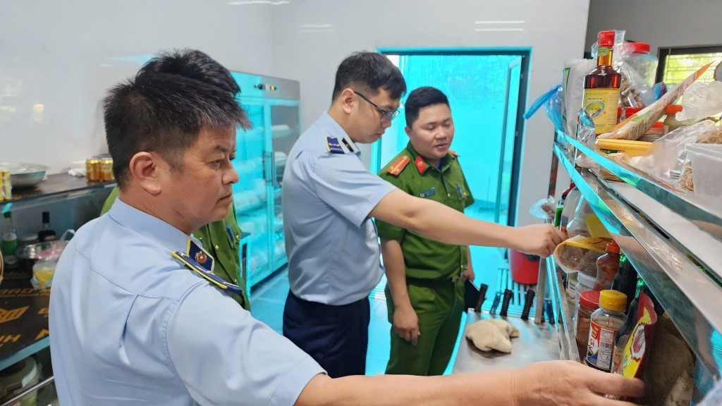 (Bao Chuyên đề - tin CĐ BDT Cao Bằng) Cao Bằng: Ngành Y tế thành lập 269 đoàn kiểm tra liên ngành vệ sinh an toàn thực phẩm tại các cơ sở sản xuất