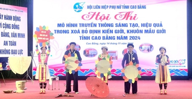 (Ban Chuyên đề- Tin CĐ Cao Bằng) Hội Liên hiệp Phụ nữ tỉnh tỉnh Cao Bằng tổ chức 31 lớp tập huấn cho 3.000 cán bộ cơ sở về bình đẳng giới