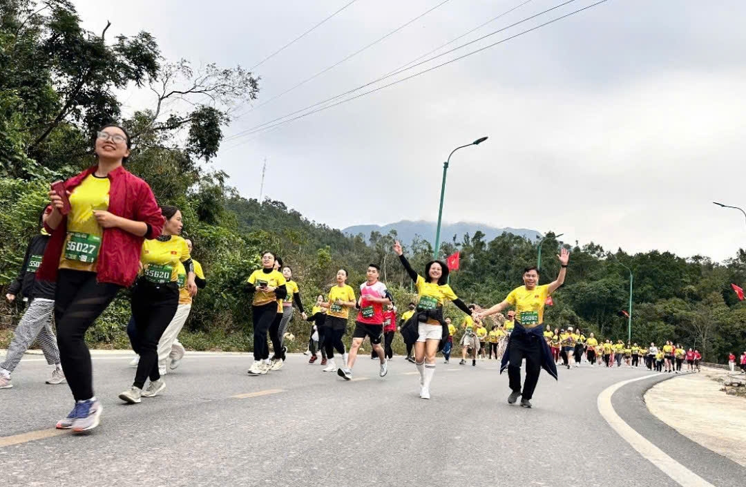 Giải chạy lần đầu tiên được tổ chức không chỉ tạo ra sân chơi thú vị cho các runner khám phá đường chạy đẹp ở Yên Tử, sản phẩm du lịch thể thao hấp dẫn cho du khách 