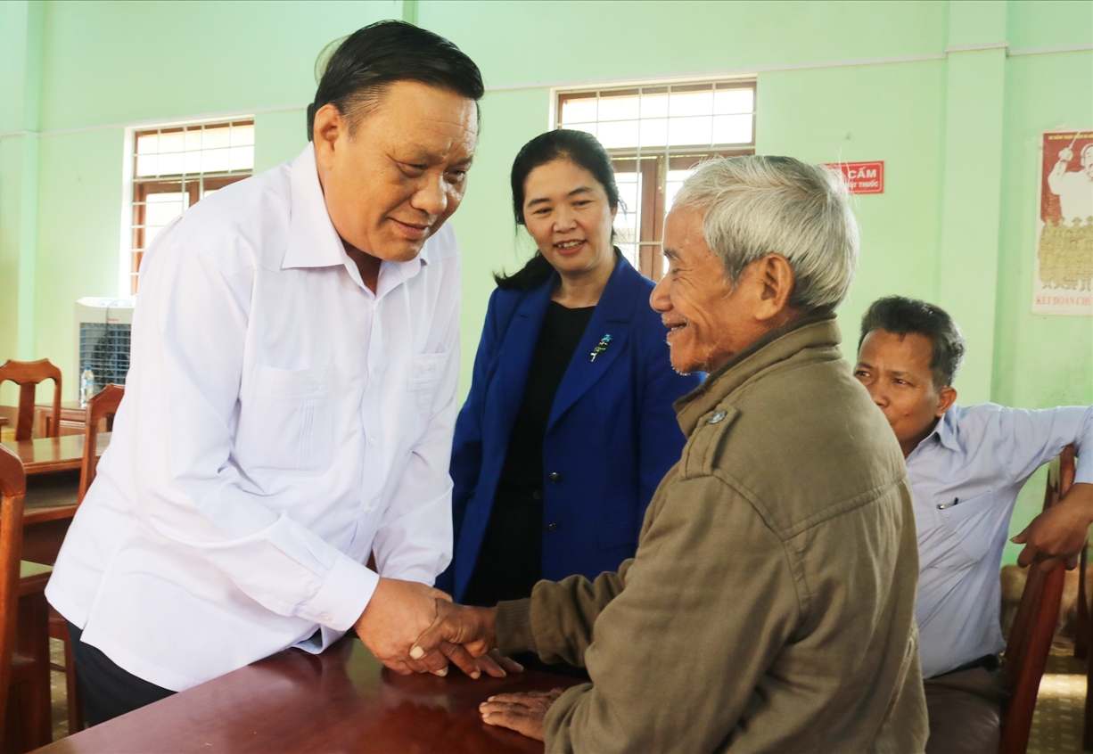 Phó Bí thư Tỉnh ủy Bình Định Lê Kim Toàn thăm hỏi, chúc Tết người dân ở xã Ân Sơn