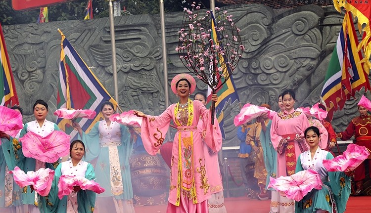 Trong lễ hội, người dân được ôn lại truyền thống hào hùng cùng ý nghĩa lịch sử to lớn của Chiến thắng Ngọc Hồi - Đống Đa.