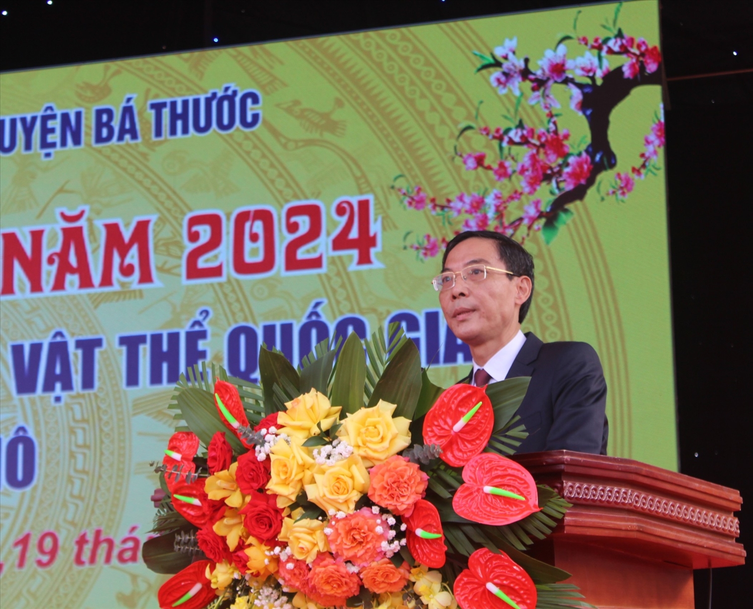 Phó Chủ tịch UBND tỉnh Thanh Hóa Đầu Thanh Tùng phát biểu tại Lễ hội Mường Khô
