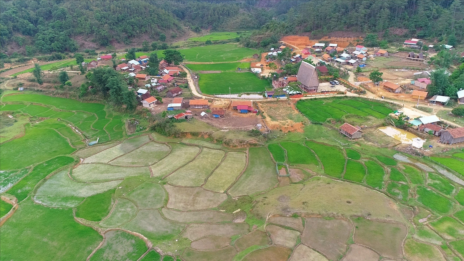 Diện mạo các thôn, làng vùng đồng bào DTTS huyện Kon Plông đổi thay nhờ nguồn đầu tư từ các Chương trình MTQG