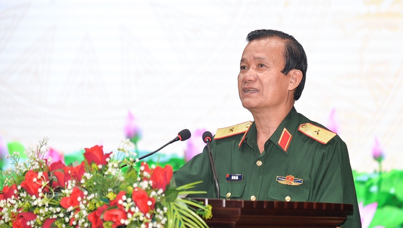 Thiếu tướng Hồ Văn Thái - Bí thư Đảng ủy, Chính ủy Bộ Tư lệnh Quân khu 9 phát biểu tại buổi gặp mặt báo chí Xuân Giáp Thìn 2024 