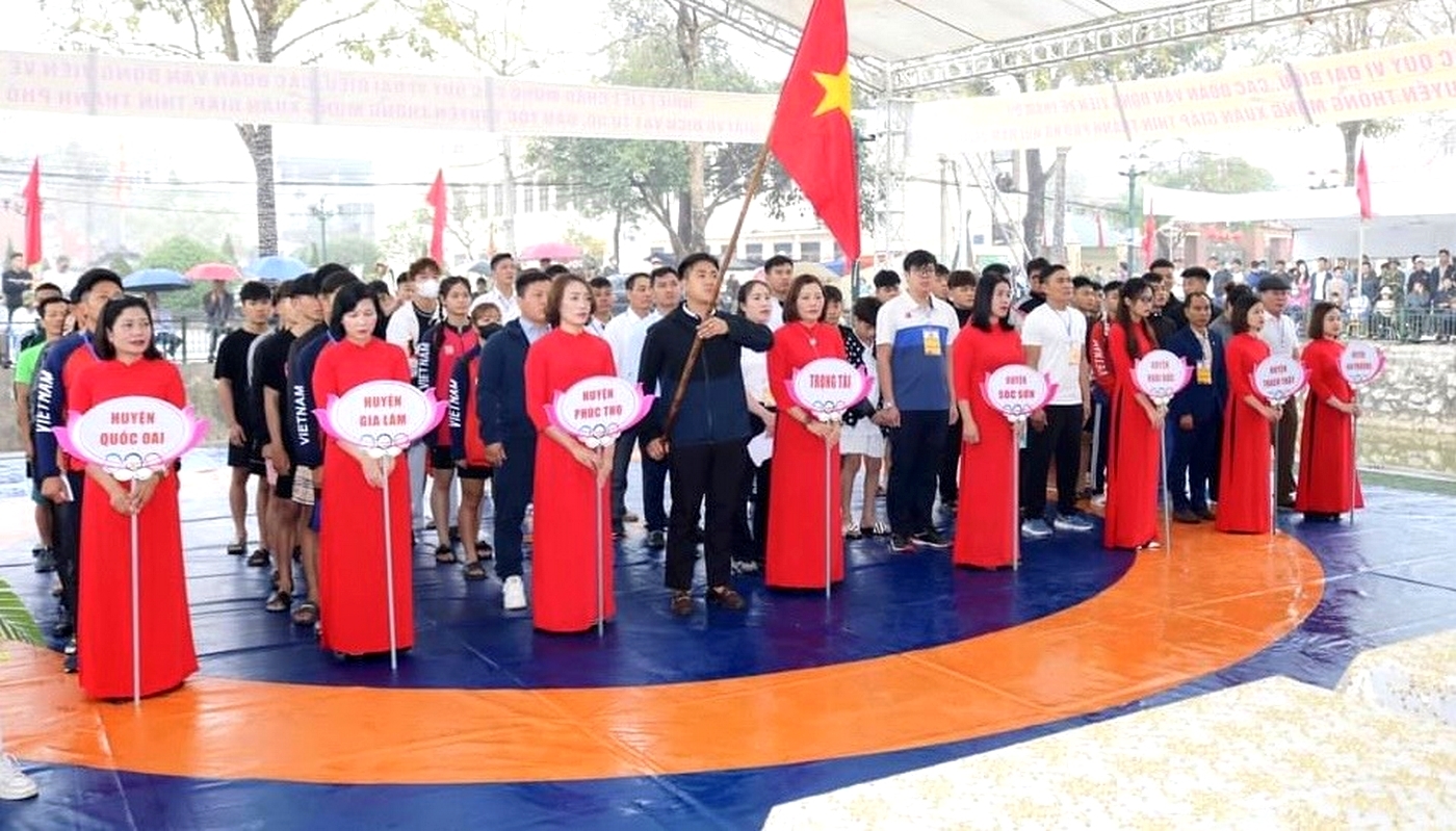 Các đơn vị dự lễ khai mạc Giải vô địch Vật tự do, dân tộc truyền thống mừng xuân Giáp Thìn 2024.
