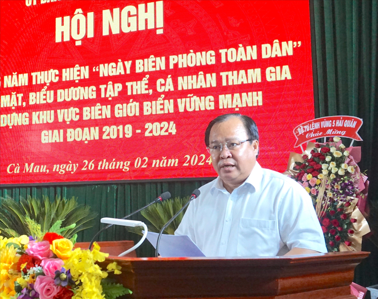 Ông Nguyễn Minh Luân , Phó chủ tịch UBND tỉnh Cà Mau, phát biểu tại Hội nghị 